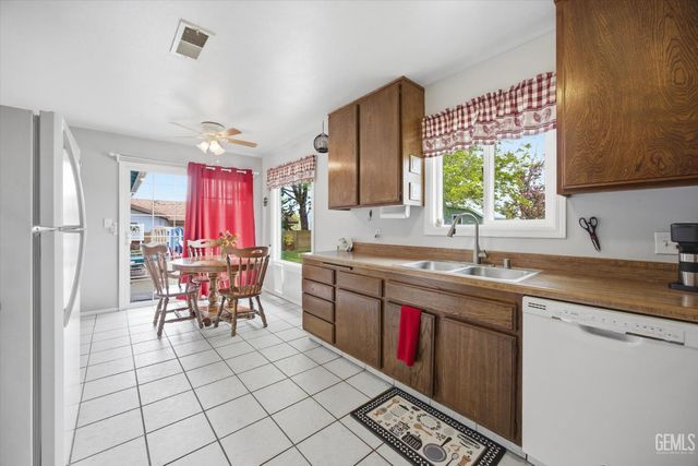 21230 MIssion Street, Tehachapi, CA 93561
