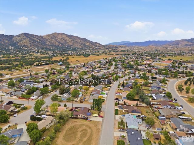 21230 MIssion Street, Tehachapi, CA 93561