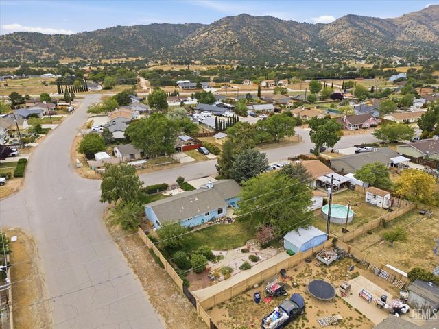 21230 MIssion Street, Tehachapi, CA 93561
