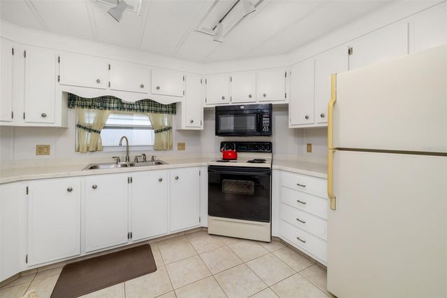 5619 BAYSHORE ROAD 421, Palmetto, FL 34221