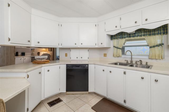 5619 BAYSHORE ROAD 421, Palmetto, FL 34221