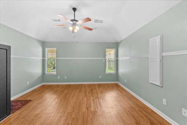 607 Sharondoah Drive, Highlands, TX 77562
