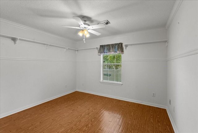 607 Sharondoah Drive, Highlands, TX 77562