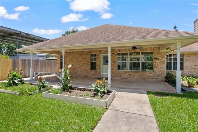 607 Sharondoah Drive, Highlands, TX 77562