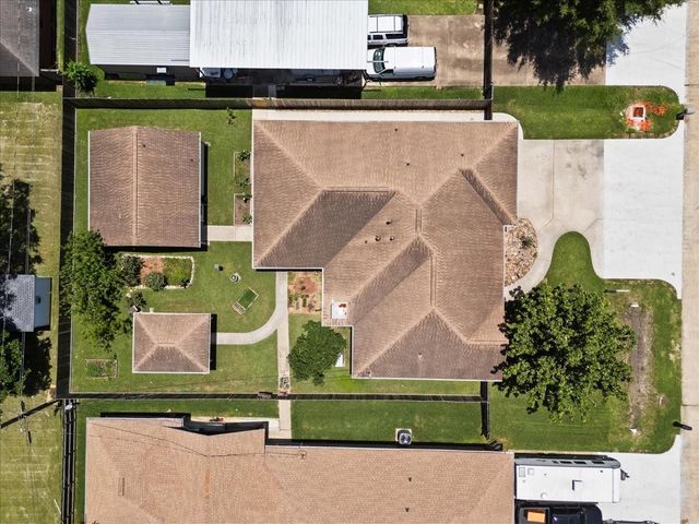 607 Sharondoah Drive, Highlands, TX 77562