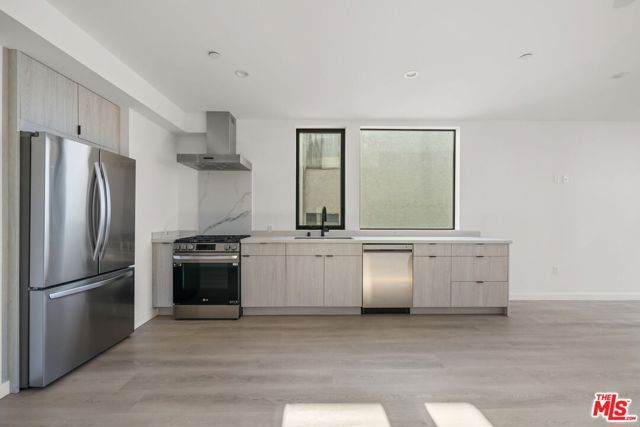 3755 S Canfield Avenue 302, Los Angeles, CA 90034