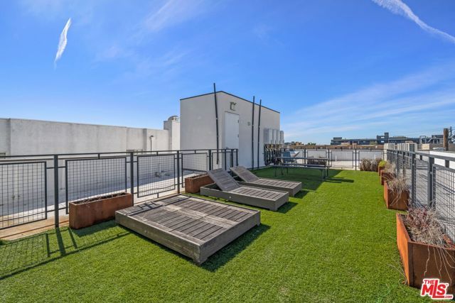 3755 S Canfield Avenue 302, Los Angeles, CA 90034