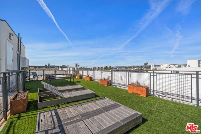 3755 S Canfield Avenue 302, Los Angeles, CA 90034