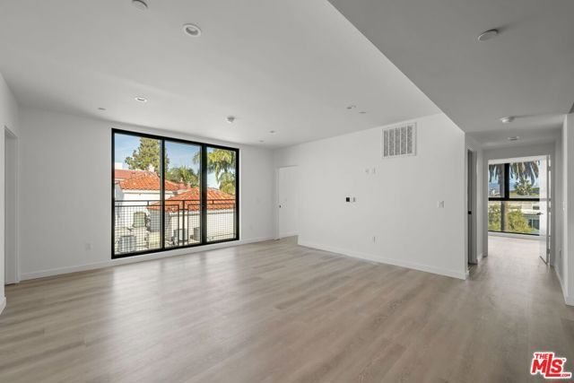 3755 S Canfield Avenue 302, Los Angeles, CA 90034