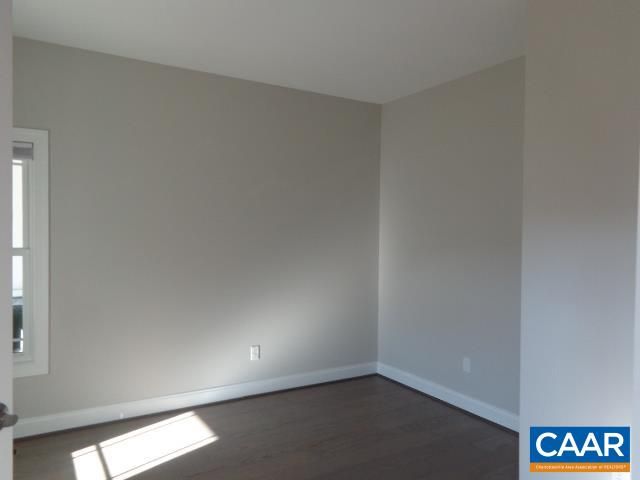 208 WINDSOR DR, Fishersville, VA 22939