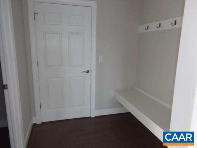 208 WINDSOR DR, Fishersville, VA 22939