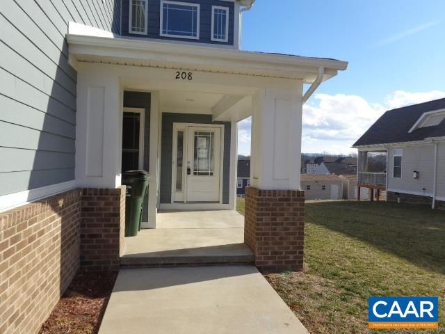 208 WINDSOR DR, Fishersville, VA 22939