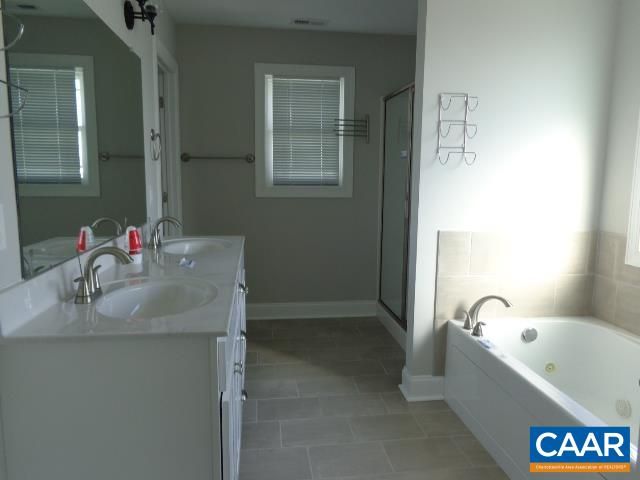 208 WINDSOR DR, Fishersville, VA 22939