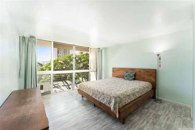 500 University Avenue 320, Honolulu, HI 96826