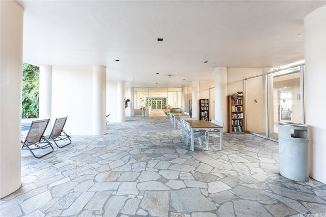500 University Avenue 320, Honolulu, HI 96826