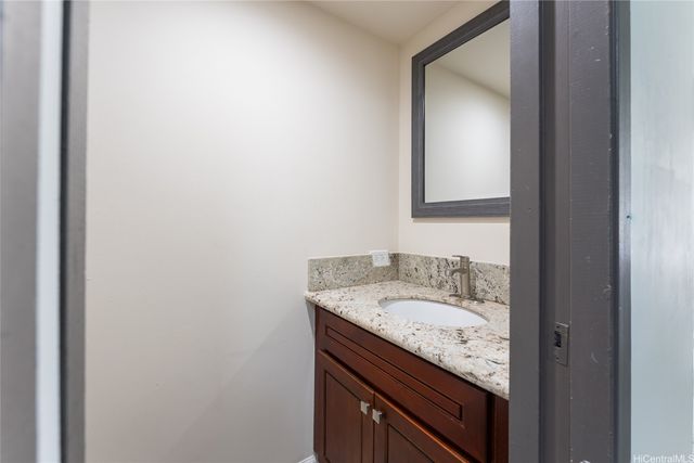 500 University Avenue 320, Honolulu, HI 96826
