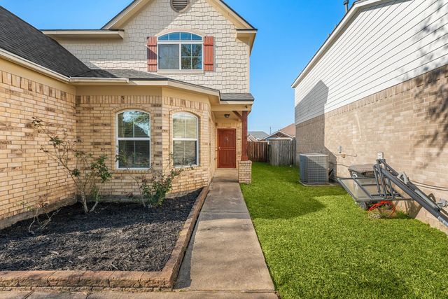 5911 Rosemary Circle, Baytown, TX 77521