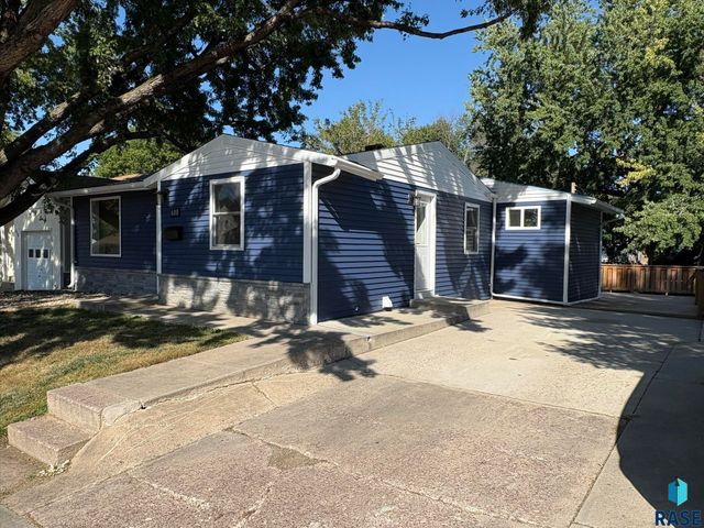 600 S Thompson Ave Avenue, Sioux Falls, SD 57103