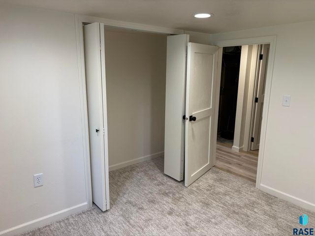 600 S Thompson Ave Avenue, Sioux Falls, SD 57103