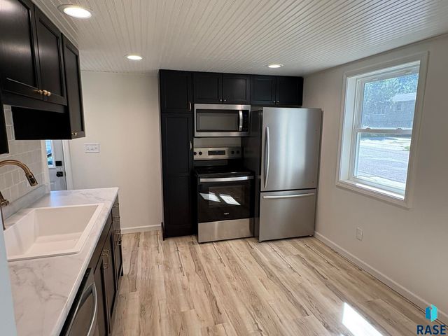 600 S Thompson Ave Avenue, Sioux Falls, SD 57103