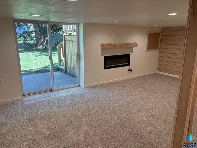 600 S Thompson Ave Avenue, Sioux Falls, SD 57103