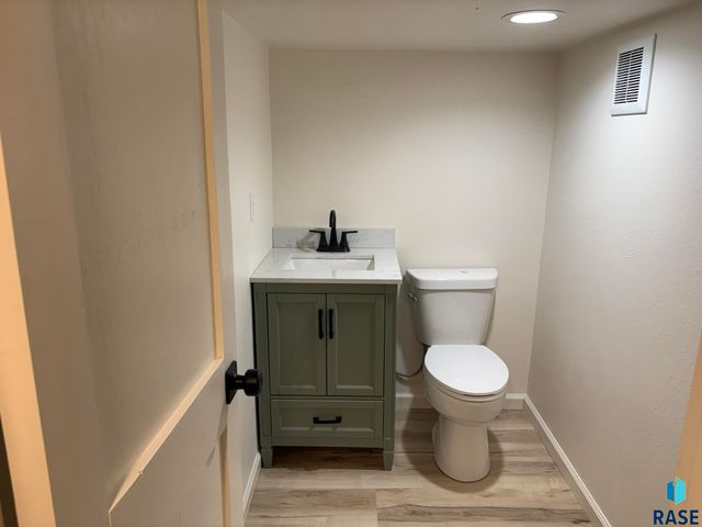 600 S Thompson Ave Avenue, Sioux Falls, SD 57103