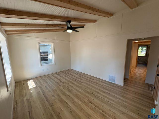 600 S Thompson Ave Avenue, Sioux Falls, SD 57103