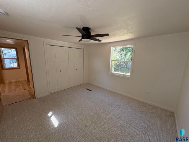 600 S Thompson Ave Avenue, Sioux Falls, SD 57103