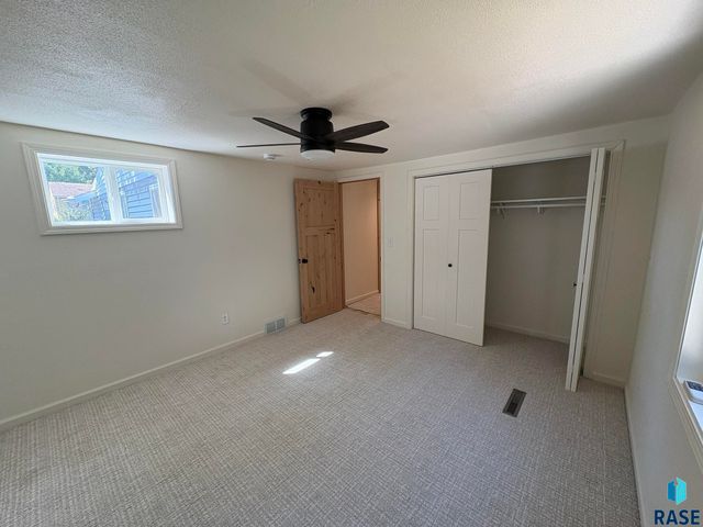 600 S Thompson Ave Avenue, Sioux Falls, SD 57103