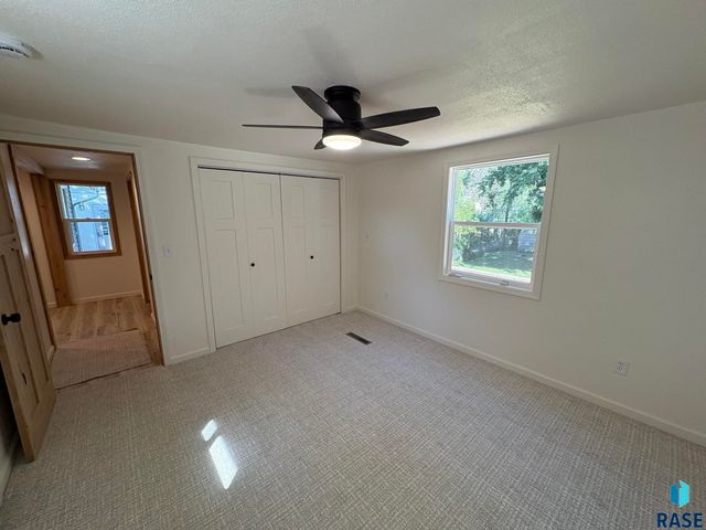 600 S Thompson Ave Avenue, Sioux Falls, SD 57103