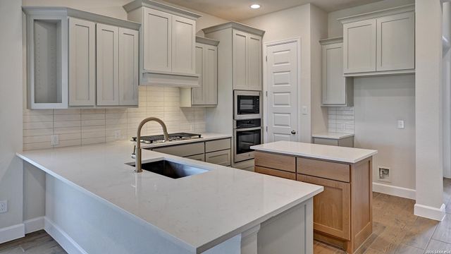 12929 Gilmore Bend, San Antonio, TX 78245