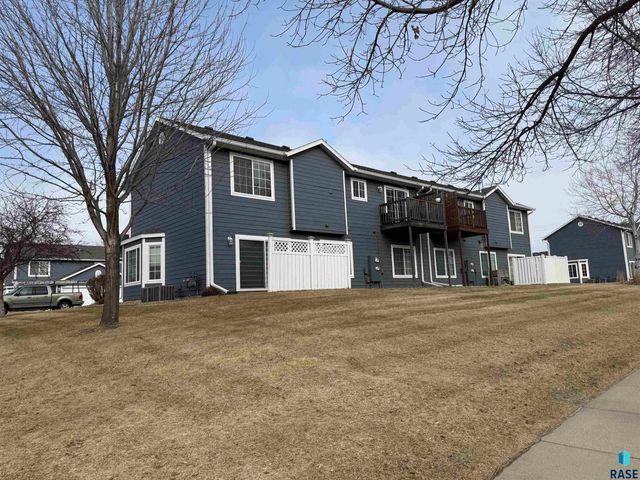 1405 N Conifer Pl Place, Sioux Falls, SD 57107