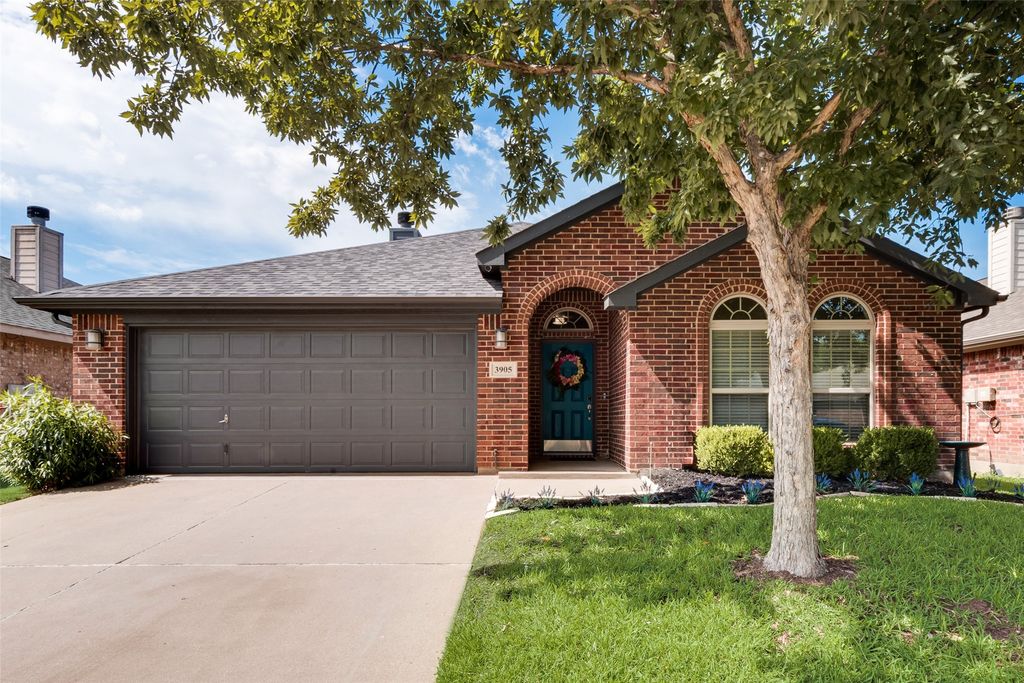 3905 Cedar Falls Drive, Fort Worth, TX 76244