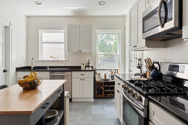 39 Mellen St A, Boston, MA 02124