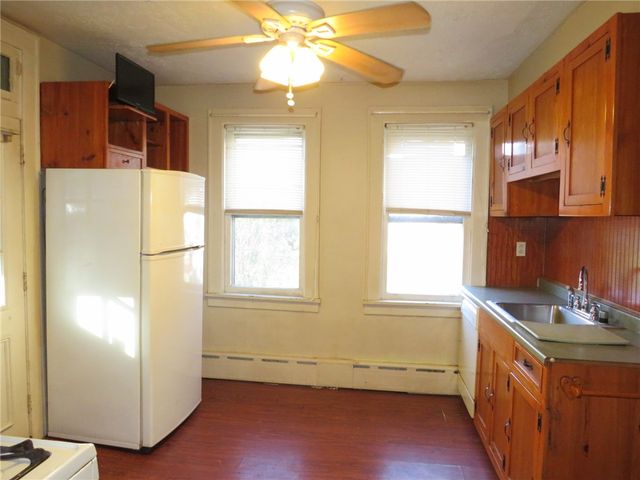 20 Beech St, Leetsdale, PA 15003