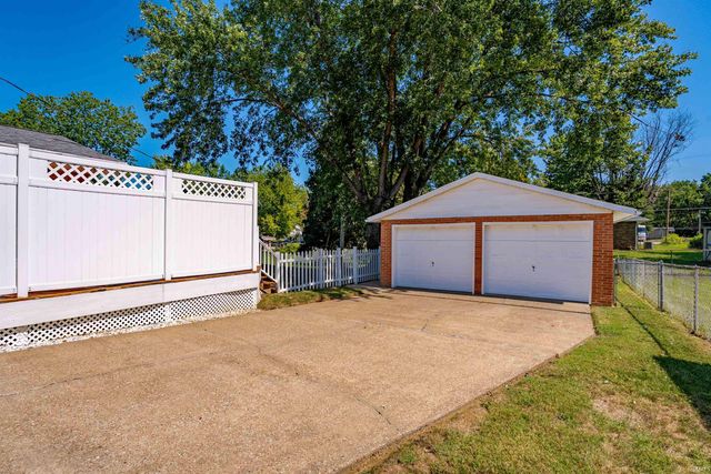 1909 N Thomas Avenue, Evansville, IN 47711