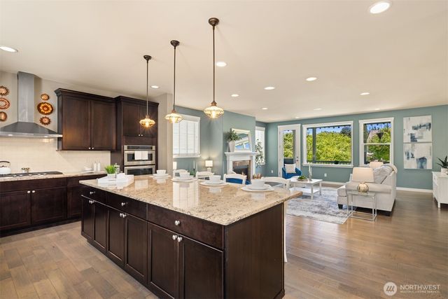 9121 Jacobia Avenue SE, Snoqualmie, WA 98065