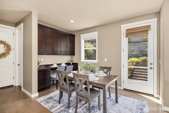 9121 Jacobia Avenue SE, Snoqualmie, WA 98065