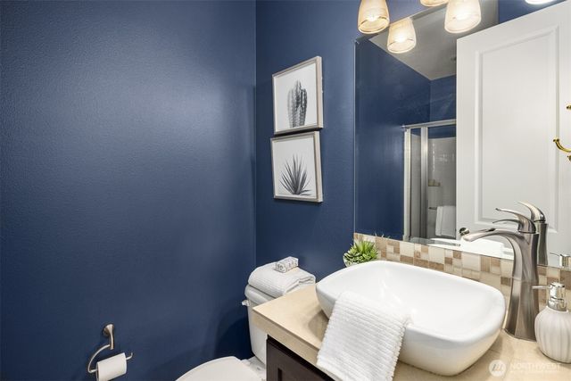 9121 Jacobia Avenue SE, Snoqualmie, WA 98065