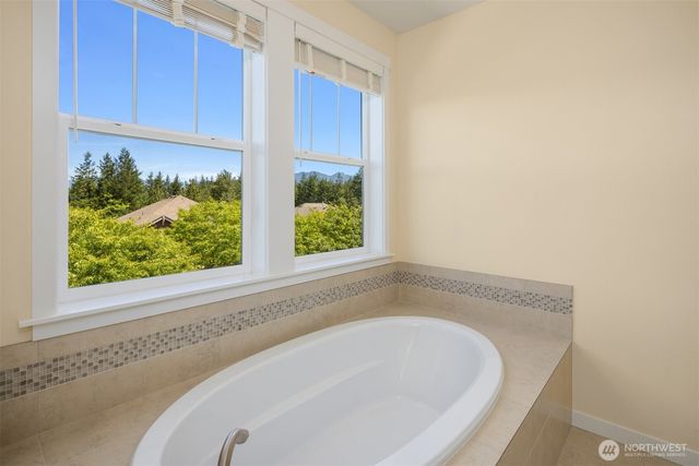 9121 Jacobia Avenue SE, Snoqualmie, WA 98065