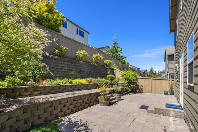 9121 Jacobia Avenue SE, Snoqualmie, WA 98065