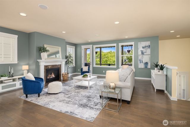 9121 Jacobia Avenue SE, Snoqualmie, WA 98065