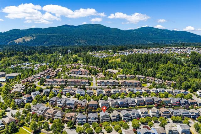 9121 Jacobia Avenue SE, Snoqualmie, WA 98065