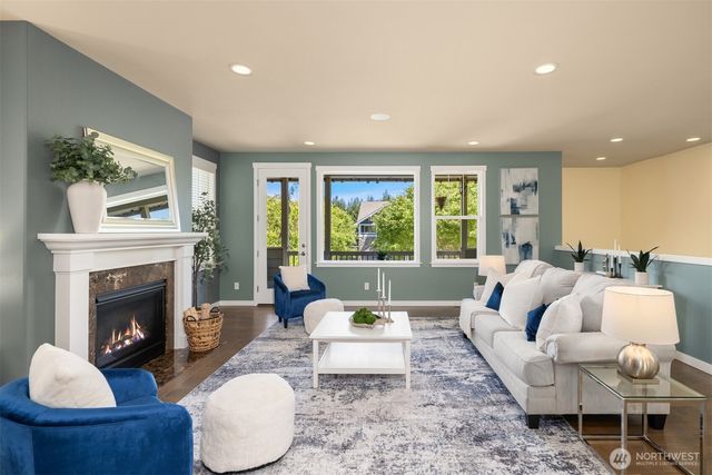 9121 Jacobia Avenue SE, Snoqualmie, WA 98065
