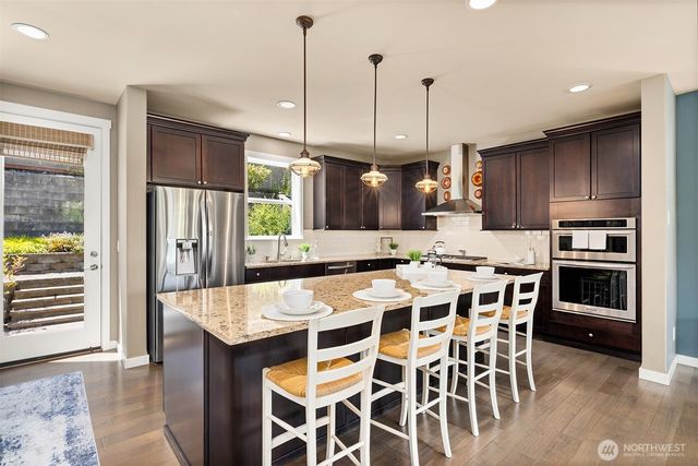 9121 Jacobia Avenue SE, Snoqualmie, WA 98065