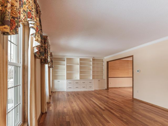 2020 16th Street NE, Rochester, MN 55906