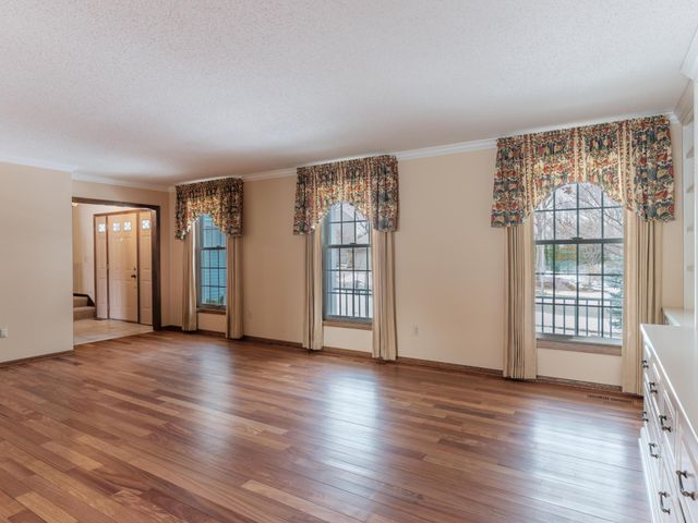 2020 16th Street NE, Rochester, MN 55906