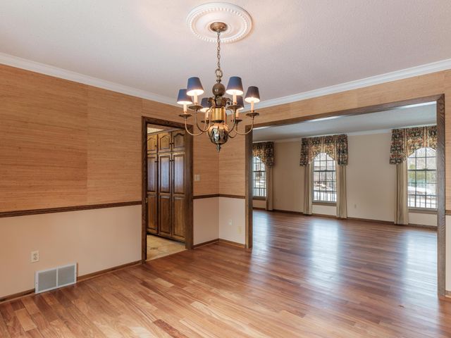 2020 16th Street NE, Rochester, MN 55906