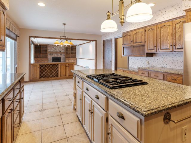 2020 16th Street NE, Rochester, MN 55906