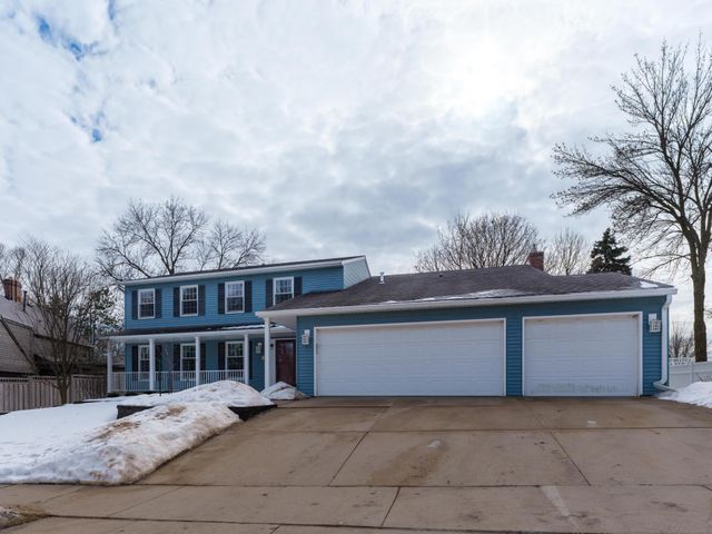 2020 16th Street NE, Rochester, MN 55906